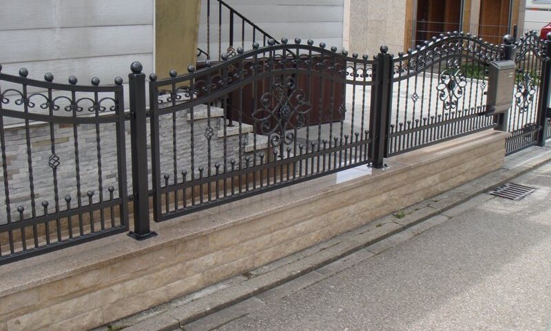 Merkmale der Zäune aus Schmiedeeisen