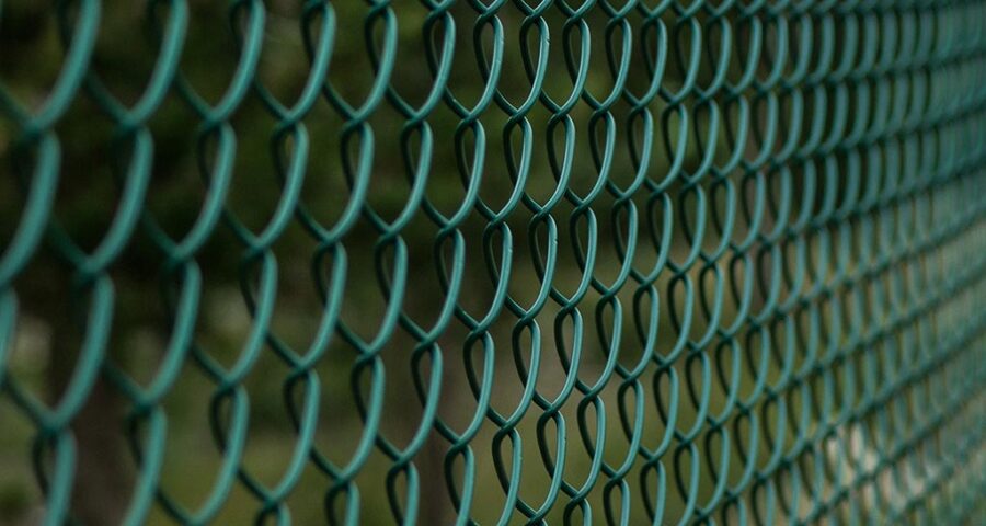 Montageanleitung - Maschendrahtzaun selber aufstellen